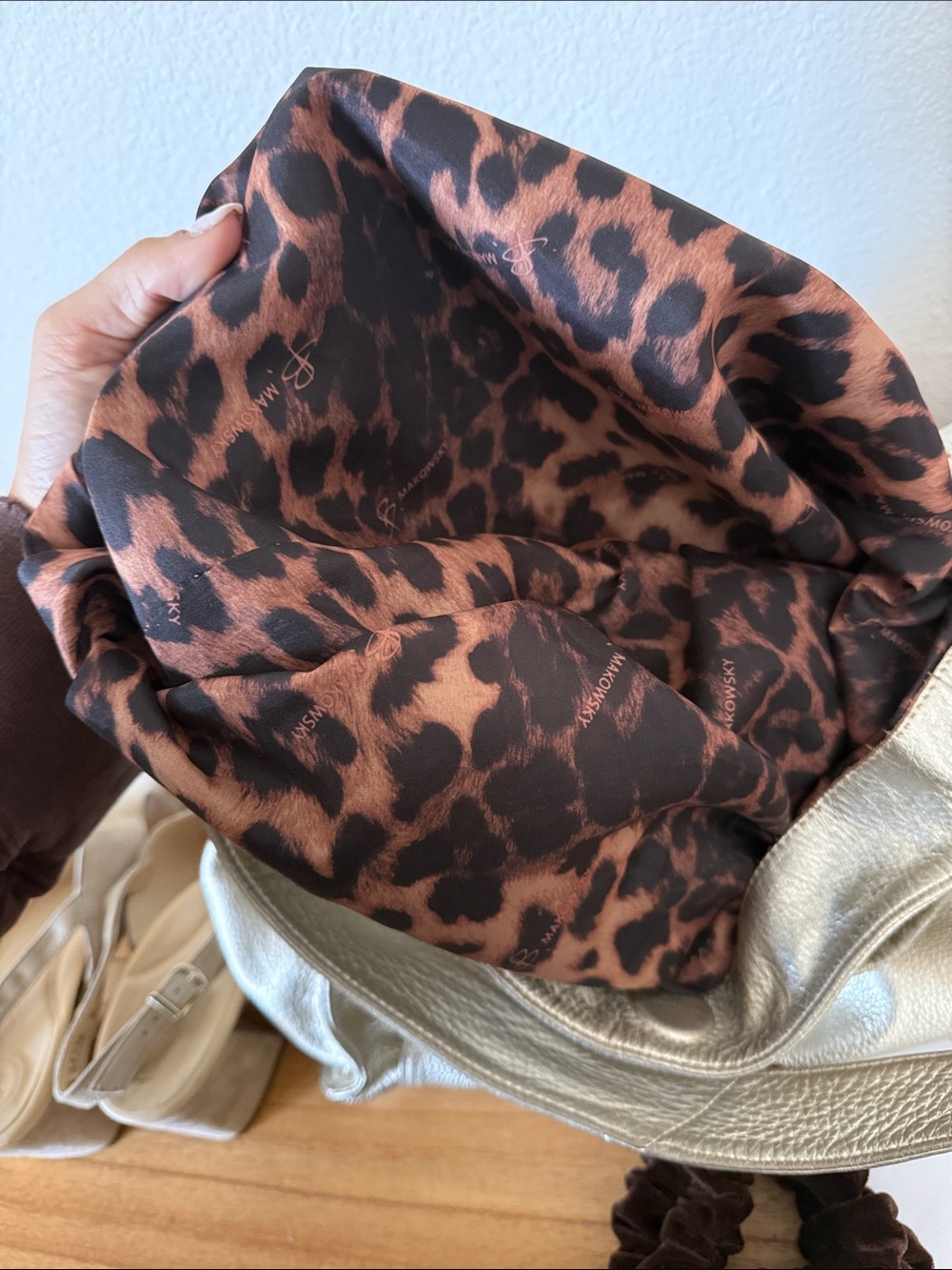 Makowsky slouchy leather purse - Picture 3 of 6
